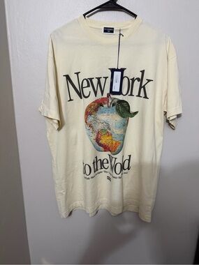 Kith Cream New York Globe Apple Graphic Short Sleeve Tee
